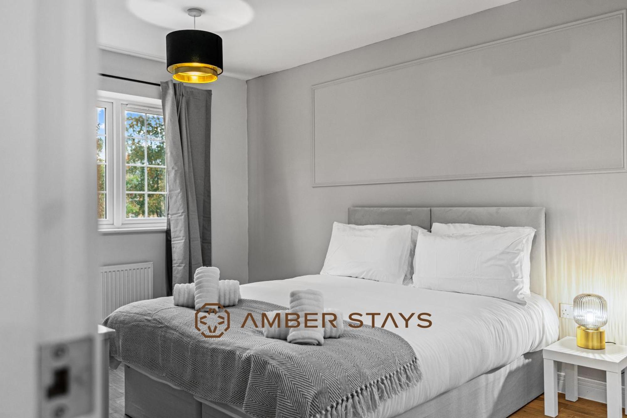 Spacious 5 Bed House In Reading By Amber Stays, Perfect For Business & Contractors, Sleeps 12! Екстер'єр фото