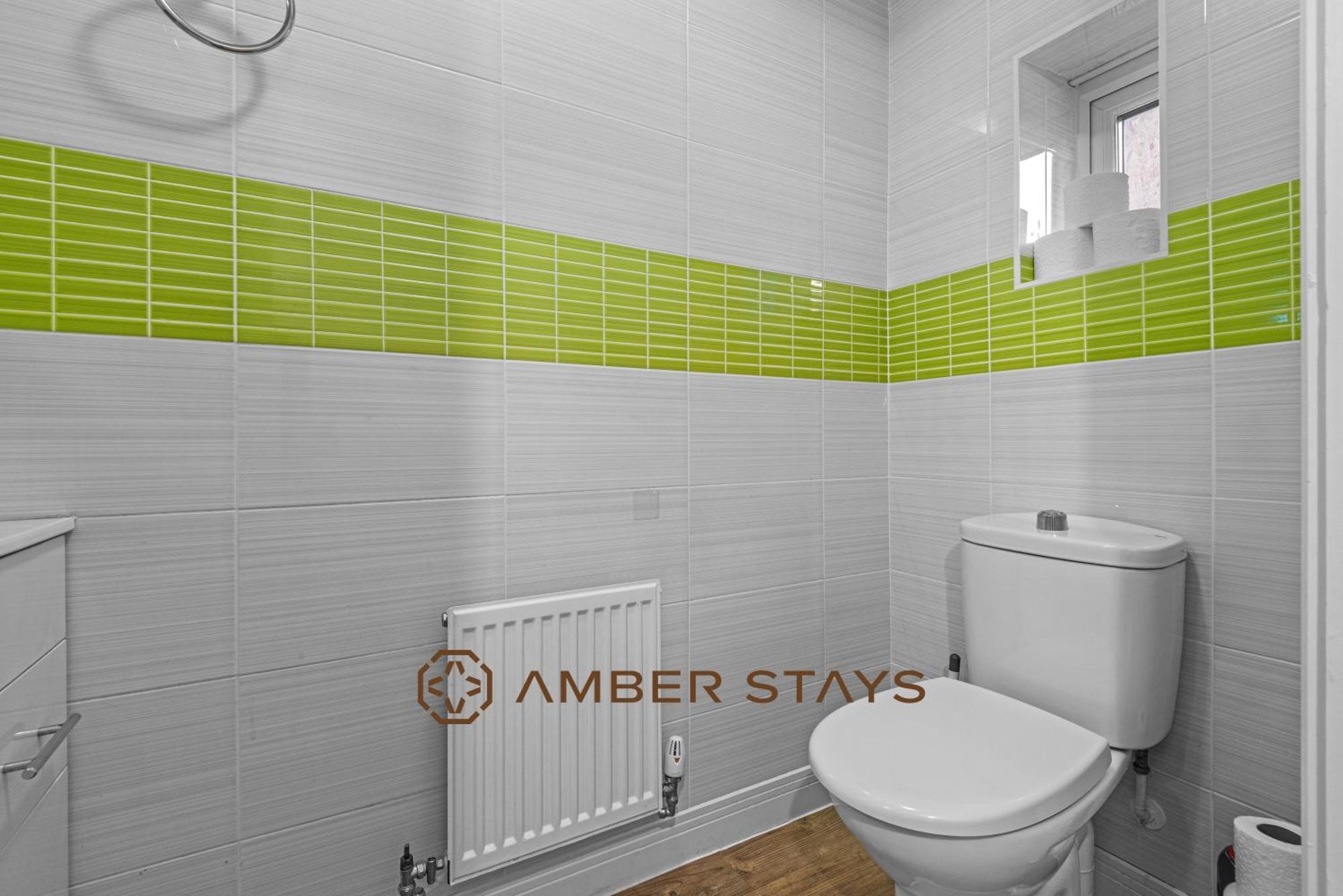 Spacious 5 Bed House In Reading By Amber Stays, Perfect For Business & Contractors, Sleeps 12! Екстер'єр фото