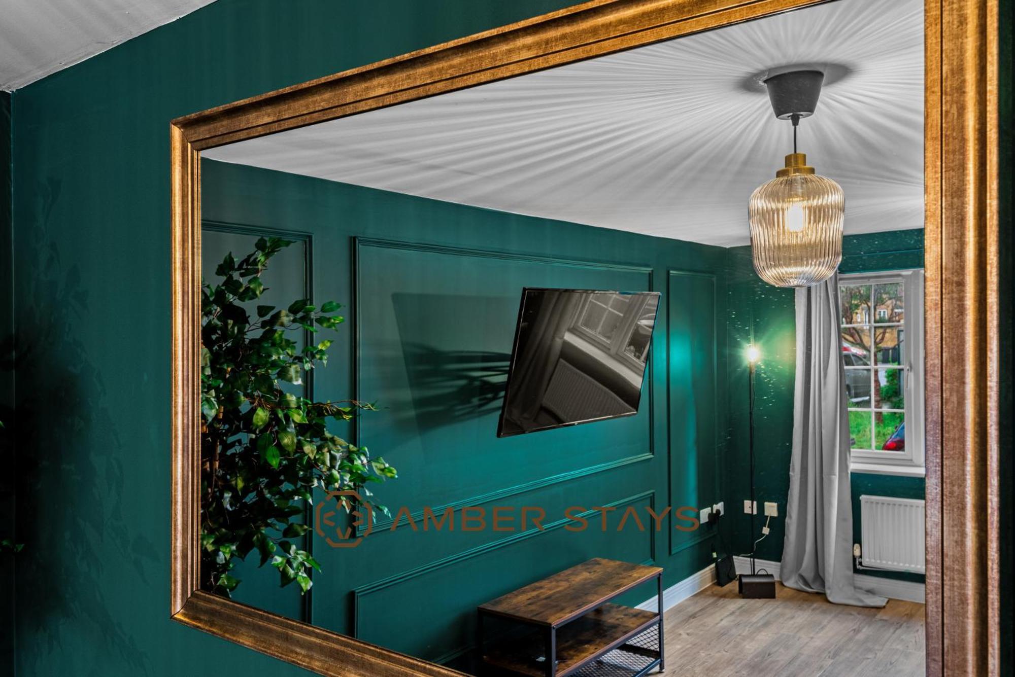 Spacious 5 Bed House In Reading By Amber Stays, Perfect For Business & Contractors, Sleeps 12! Екстер'єр фото