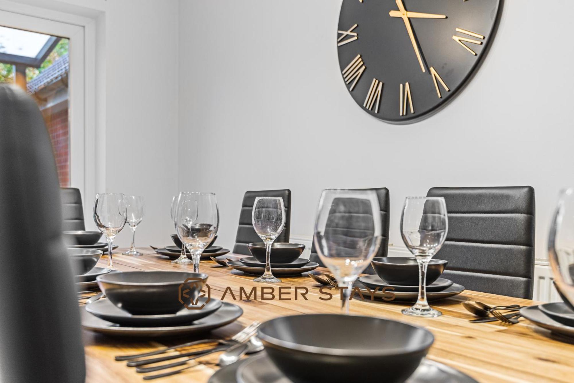Spacious 5 Bed House In Reading By Amber Stays, Perfect For Business & Contractors, Sleeps 12! Екстер'єр фото