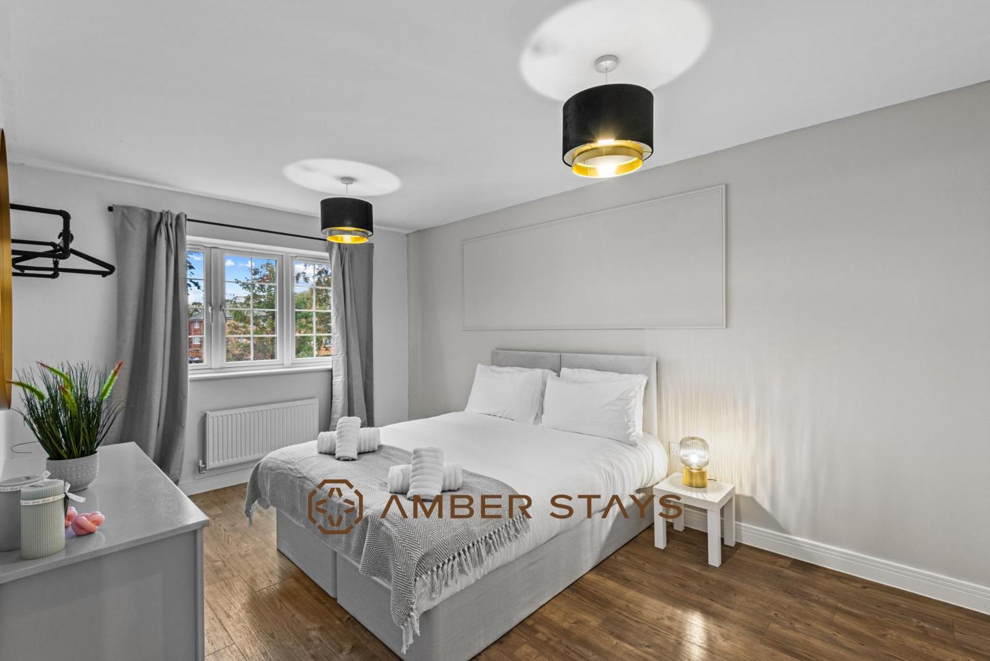 Spacious 5 Bed House In Reading By Amber Stays, Perfect For Business & Contractors, Sleeps 12! Екстер'єр фото