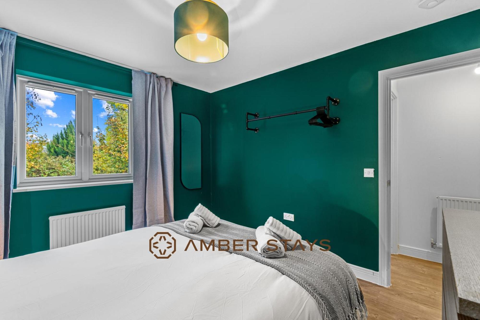 Spacious 5 Bed House In Reading By Amber Stays, Perfect For Business & Contractors, Sleeps 12! Екстер'єр фото