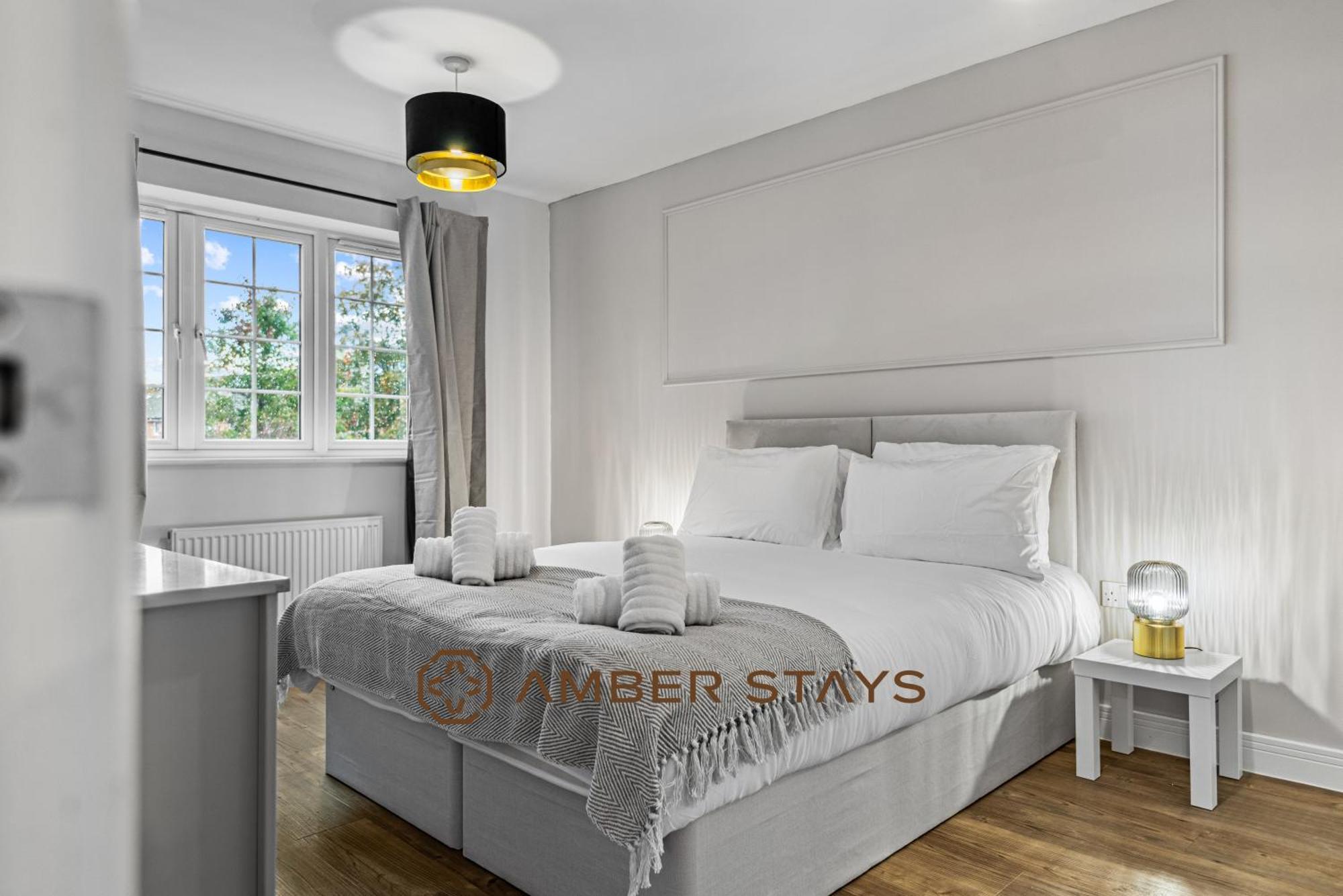 Spacious 5 Bed House In Reading By Amber Stays, Perfect For Business & Contractors, Sleeps 12! Екстер'єр фото
