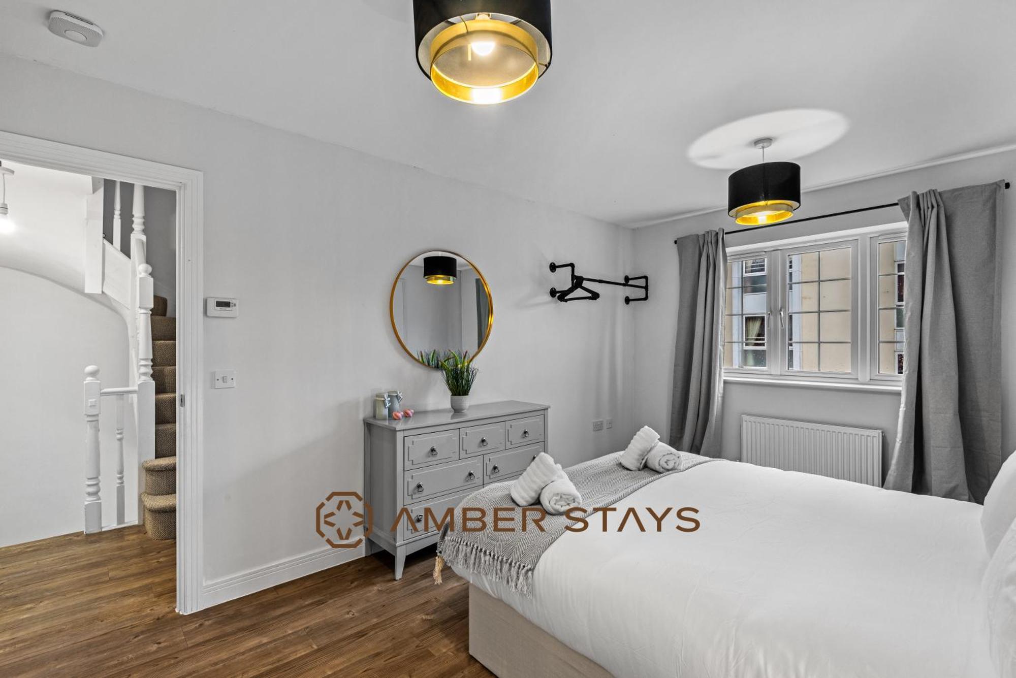 Spacious 5 Bed House In Reading By Amber Stays, Perfect For Business & Contractors, Sleeps 12! Екстер'єр фото